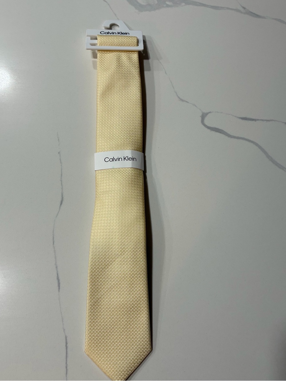 Calvin Klein Men’s Tatum Micro Solid Tie (One Size) Retails For $70